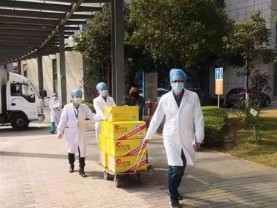 继近20万只N95口罩驰援武汉，尊龙凯时·【中国区】人生就是搏!再捐300万坚果食品物资！